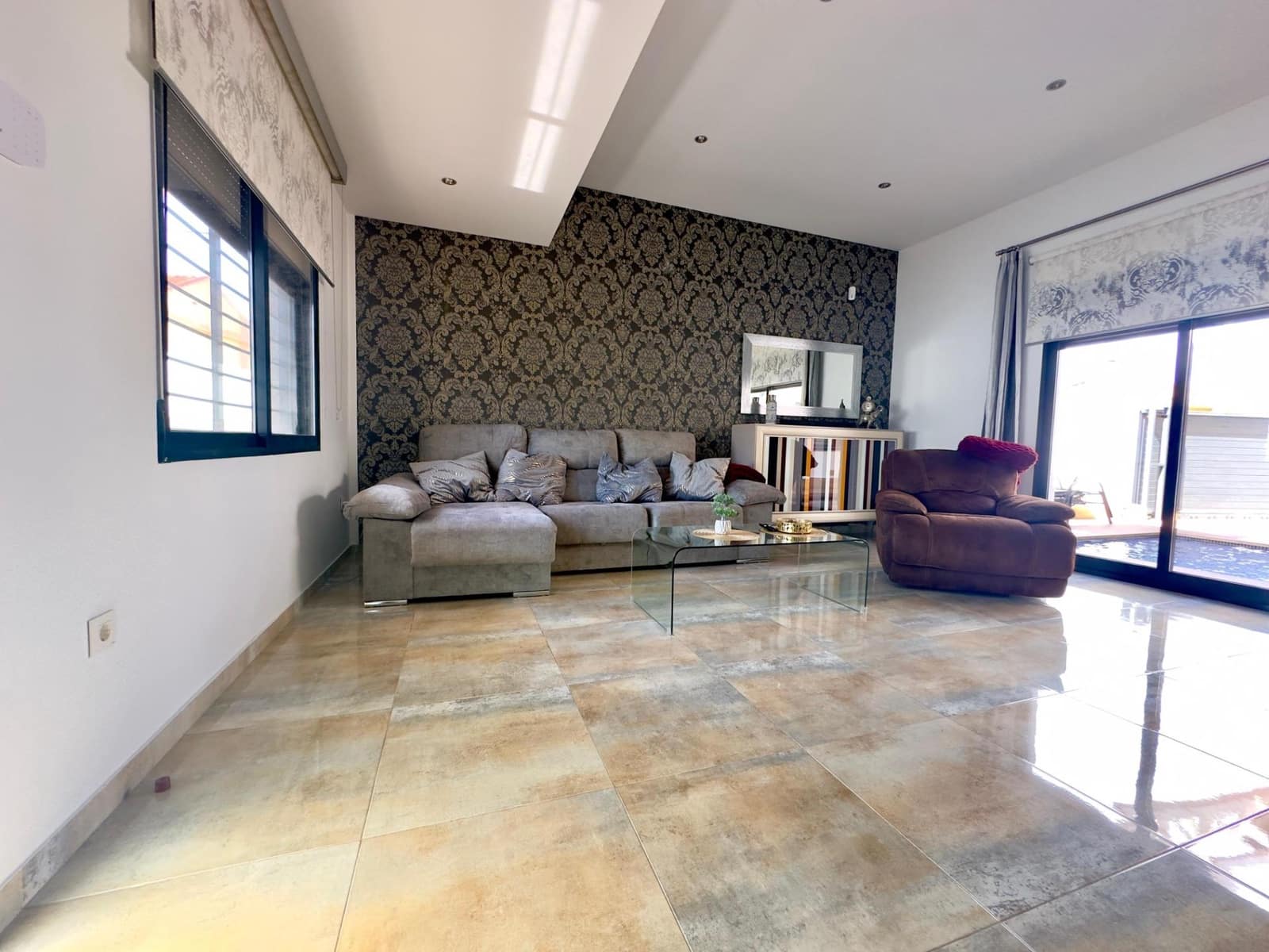 4 bedroom Villa for sale in Torre de la Horadada with pool - € 595,000 (Ref: 9778319)