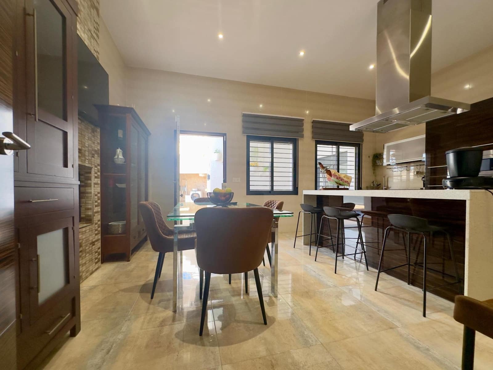 4 bedroom Villa for sale in Torre de la Horadada with pool - € 595,000 (Ref: 9778319)