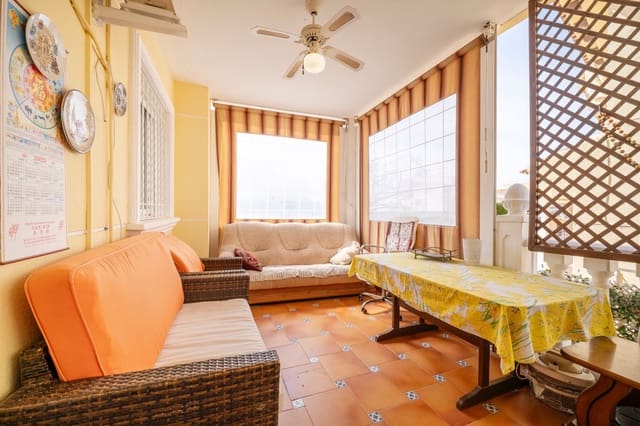 4 slaapkamer Rijtjeshuis te koop in Guardamar del Segura met zwembad garage - € 395.000 (Ref: 9778324)