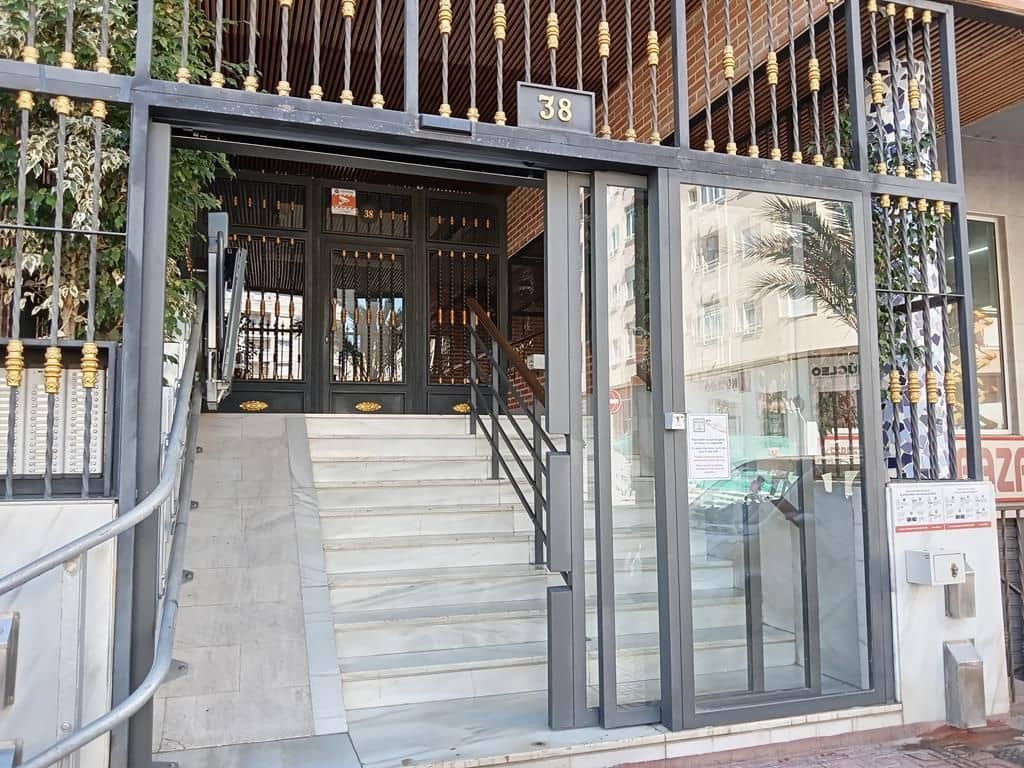 Lejlighed til salg i Torrevieja med swimmingpool - € 99.500 (Ref: 9778328)