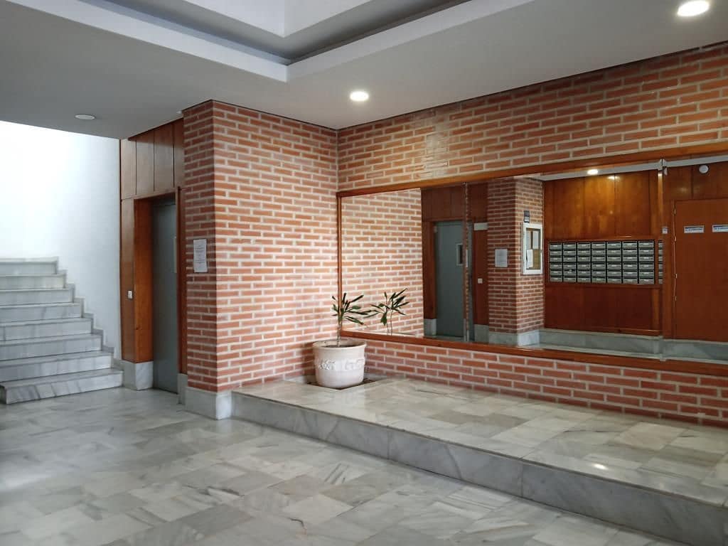 Lejlighed til salg i Torrevieja med swimmingpool - € 99.500 (Ref: 9778328)