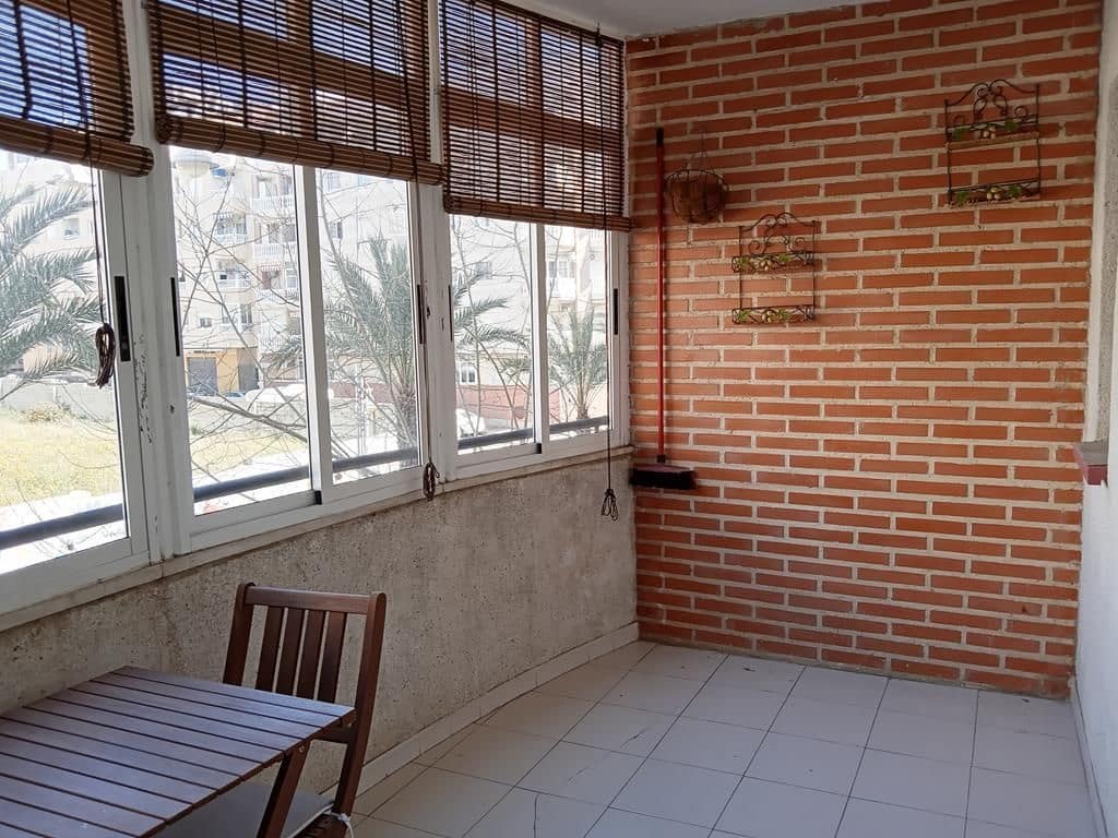 Lejlighed til salg i Torrevieja med swimmingpool - € 99.500 (Ref: 9778328)