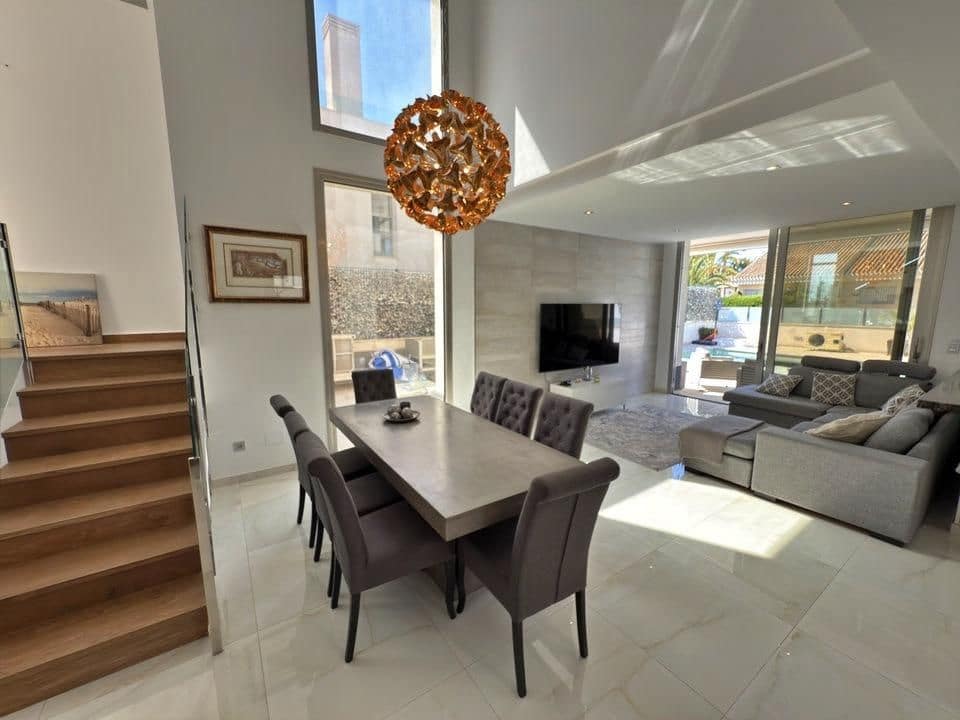 5 soveværelse Villa til salg i Orihuela Costa - € 859.900 (Ref: 9778331)