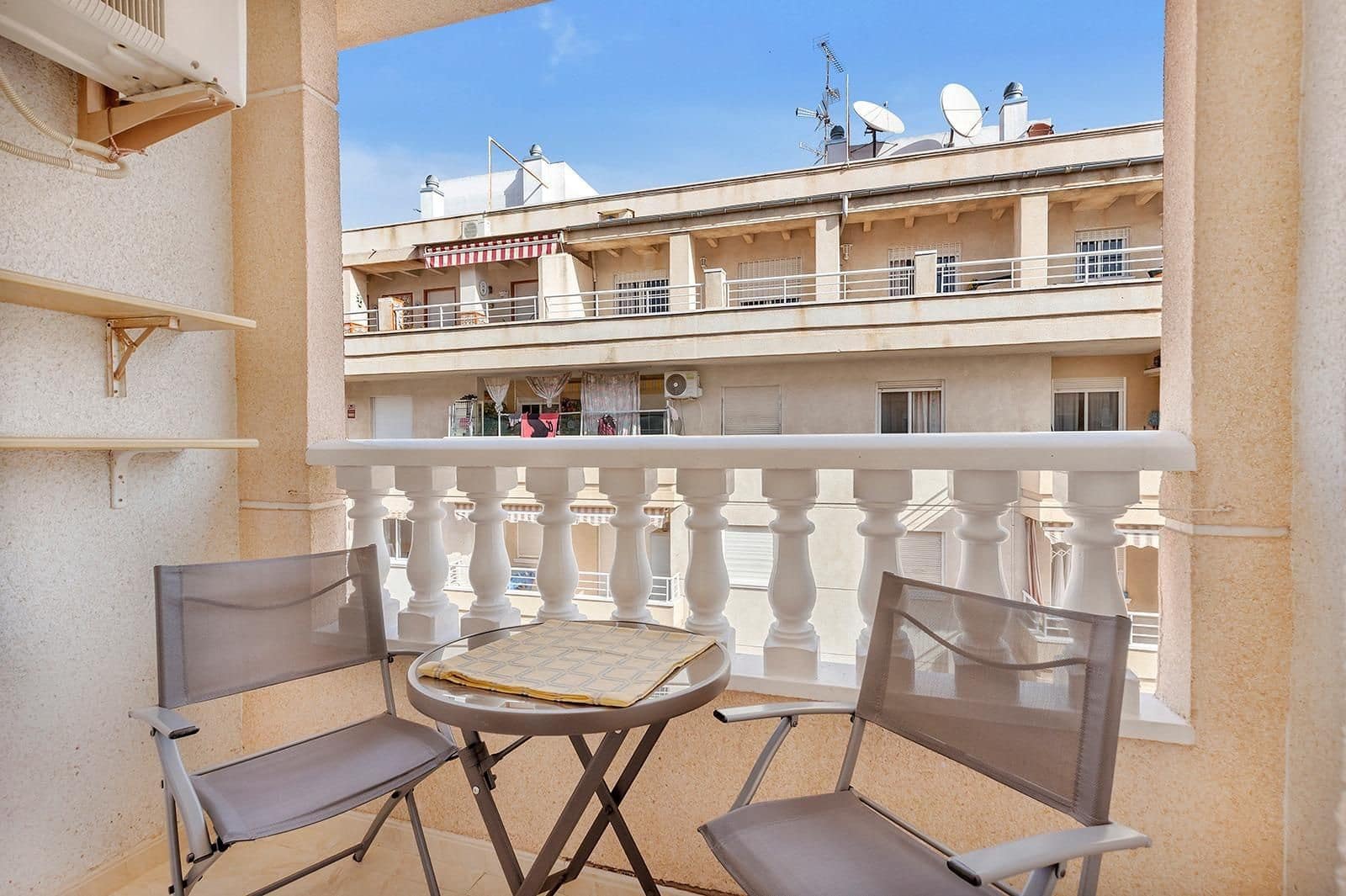 2 quarto Apartamento para venda em Torrevieja com piscina - 138 900 € (Ref: 9778334)