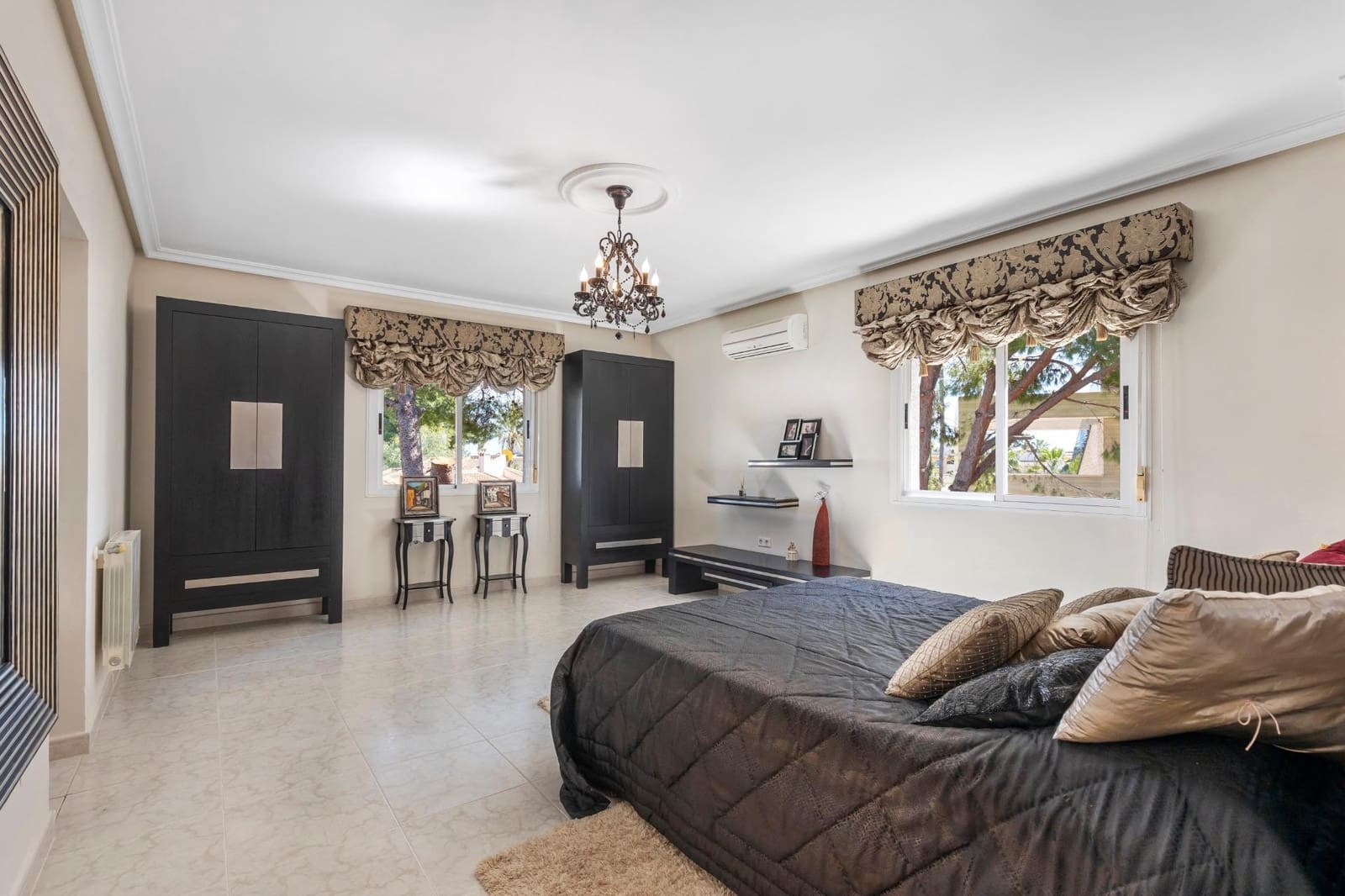 5 camera da letto Villa in vendita in Pueblo Bravo con piscina - 599.000 € (Rif: 9786757)