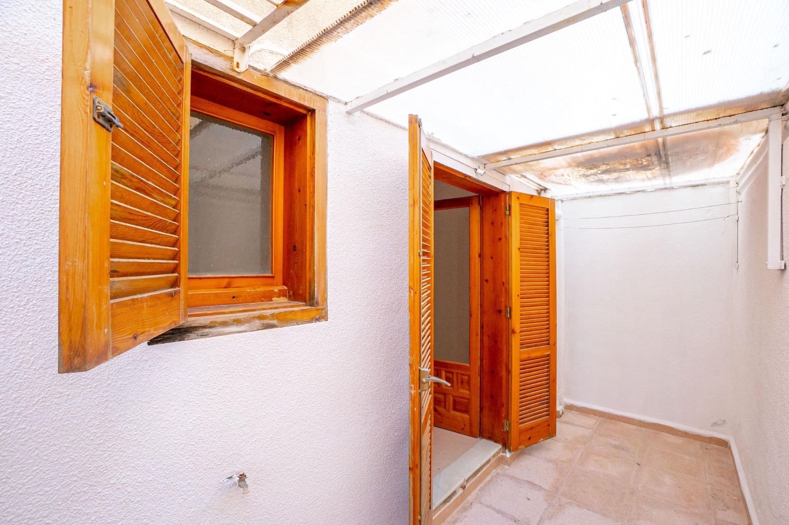 1 soveværelse Lejlighed til salg i Torrevieja med swimmingpool - € 119.000 (Ref: 9786759)