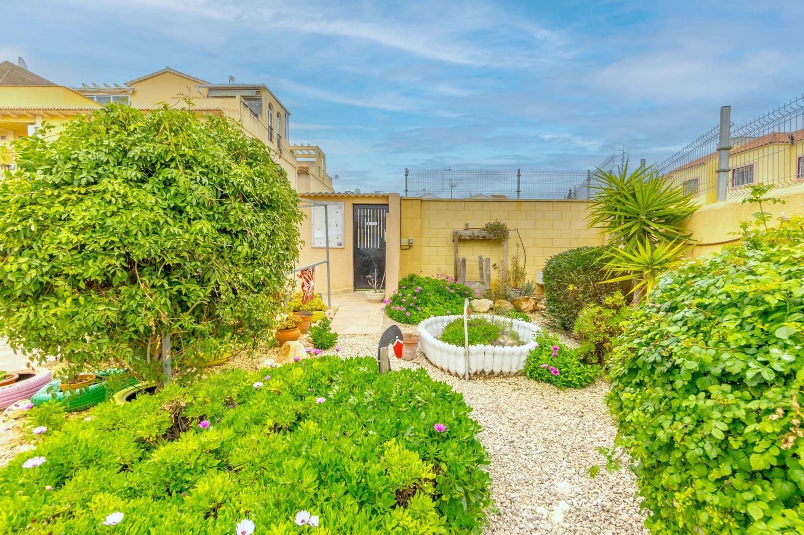 1 soveværelse Lejlighed til salg i Torrevieja med swimmingpool - € 119.000 (Ref: 9786759)