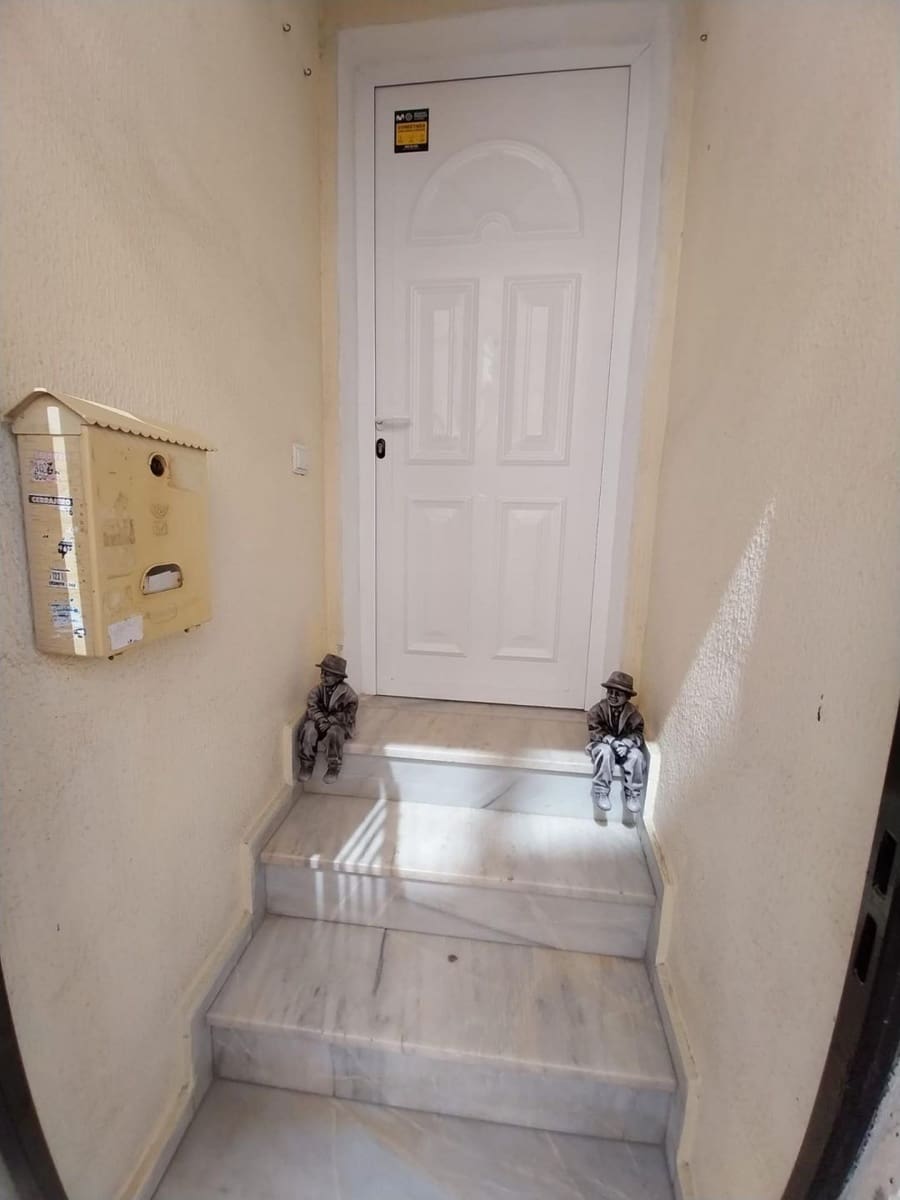 Appartement te koop in Torrevieja - € 79.000 (Ref: 9786760)