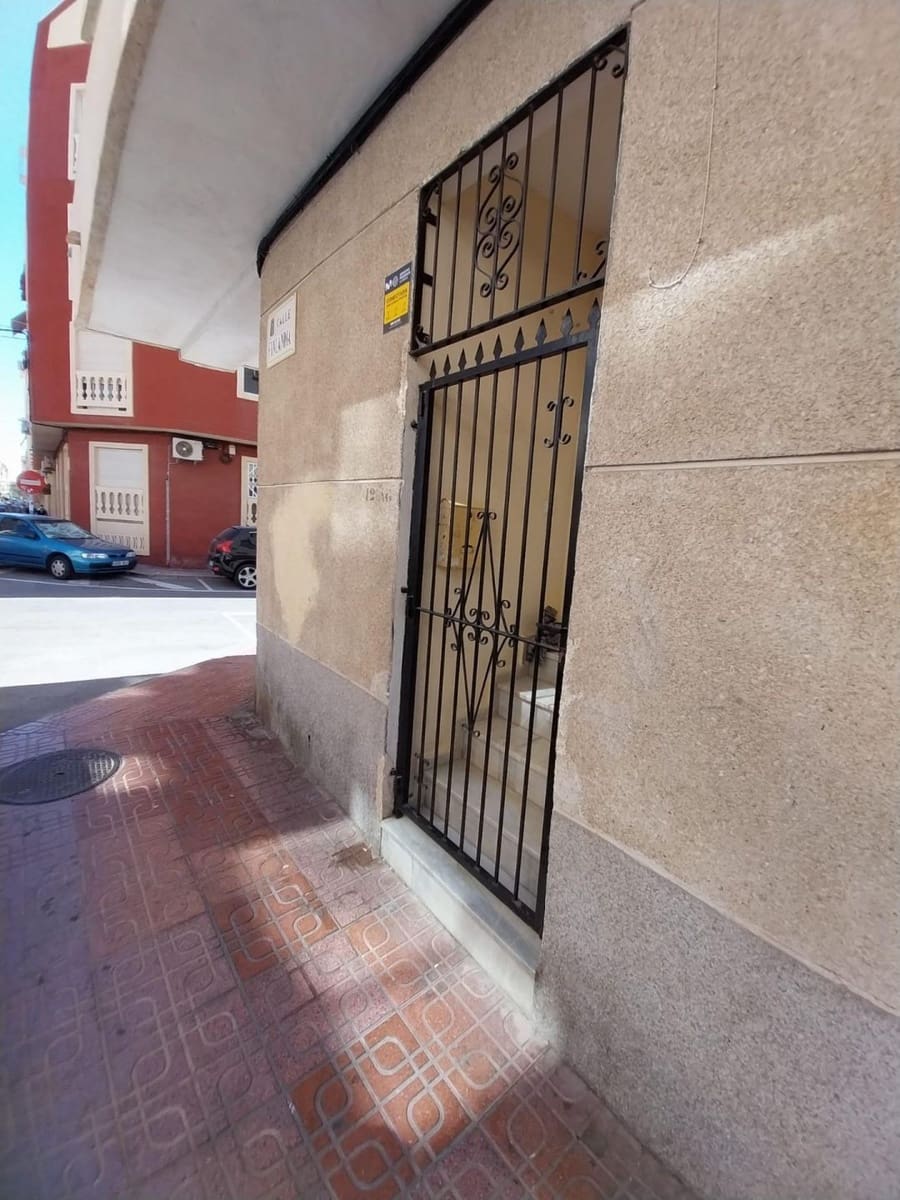 Appartement te koop in Torrevieja - € 79.000 (Ref: 9786760)