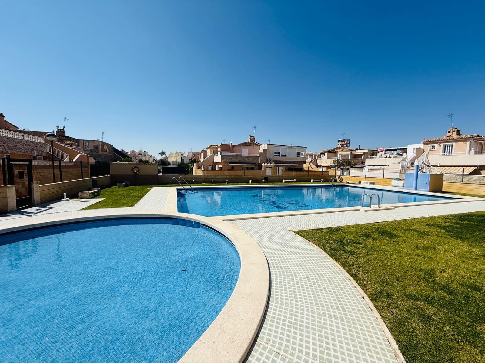 3 sovrum Hus till salu i Torrevieja med pool - 230 000 € (Ref: 9788739)