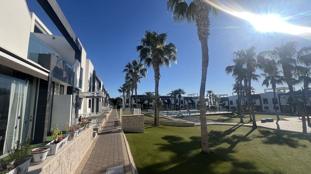2 sovrum Lägenhet till salu i La Zenia med garage - 275 000 € (Ref: 9791231)