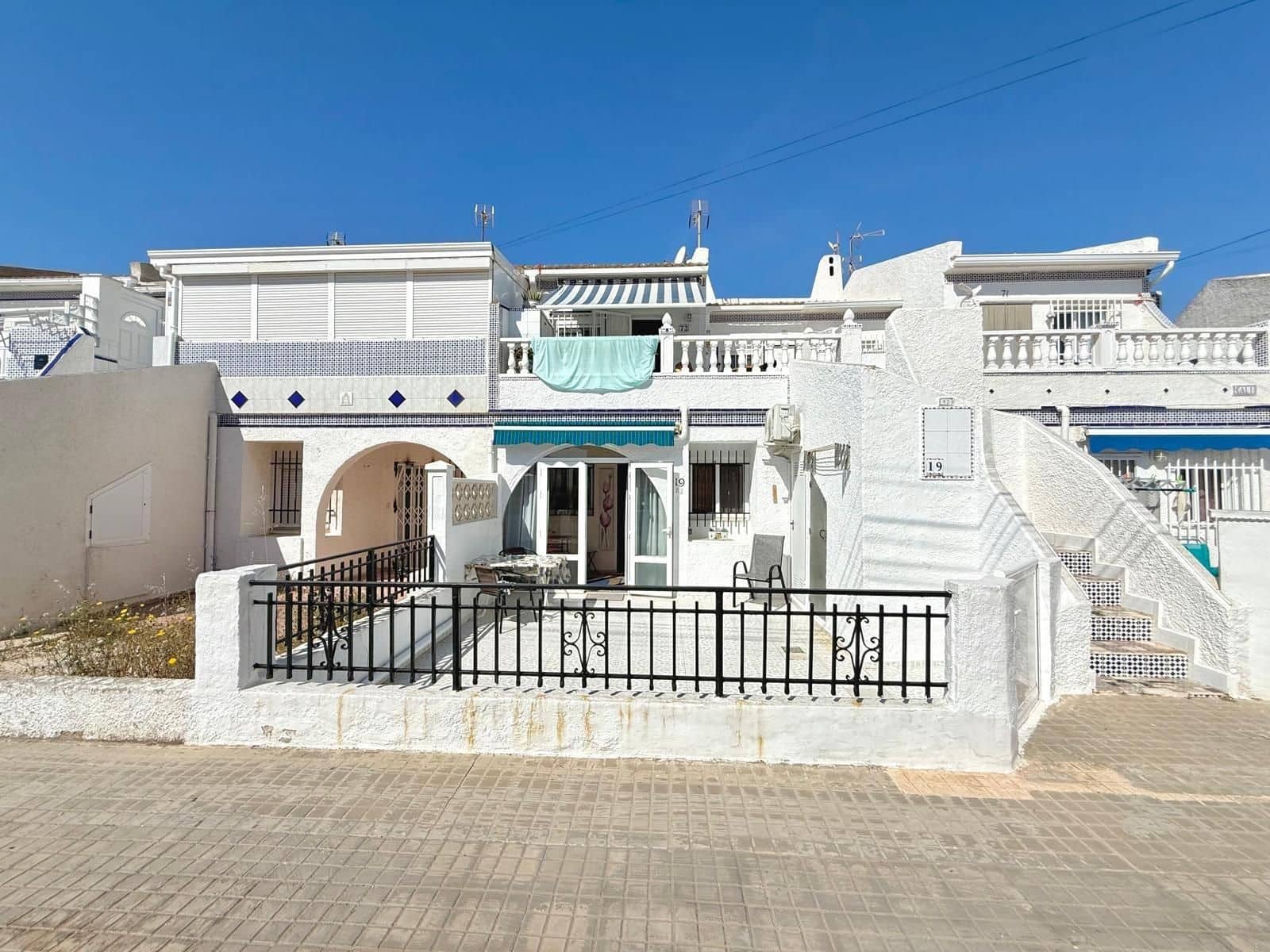 1 chambre Bungalow à vendre à Torrevieja avec piscine - 84 900 € (Ref: 9791233)
