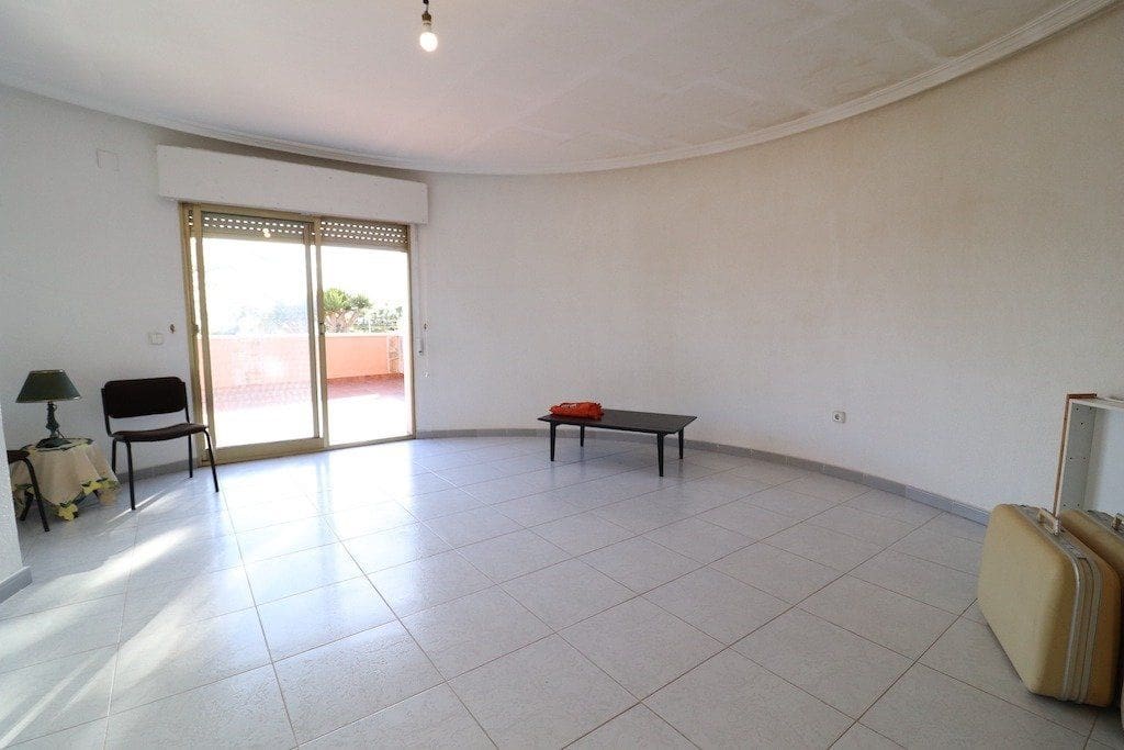 Chalet de 5 habitaciones en Torrevieja en venta con garaje - 850.000 € (Ref: 9797259)