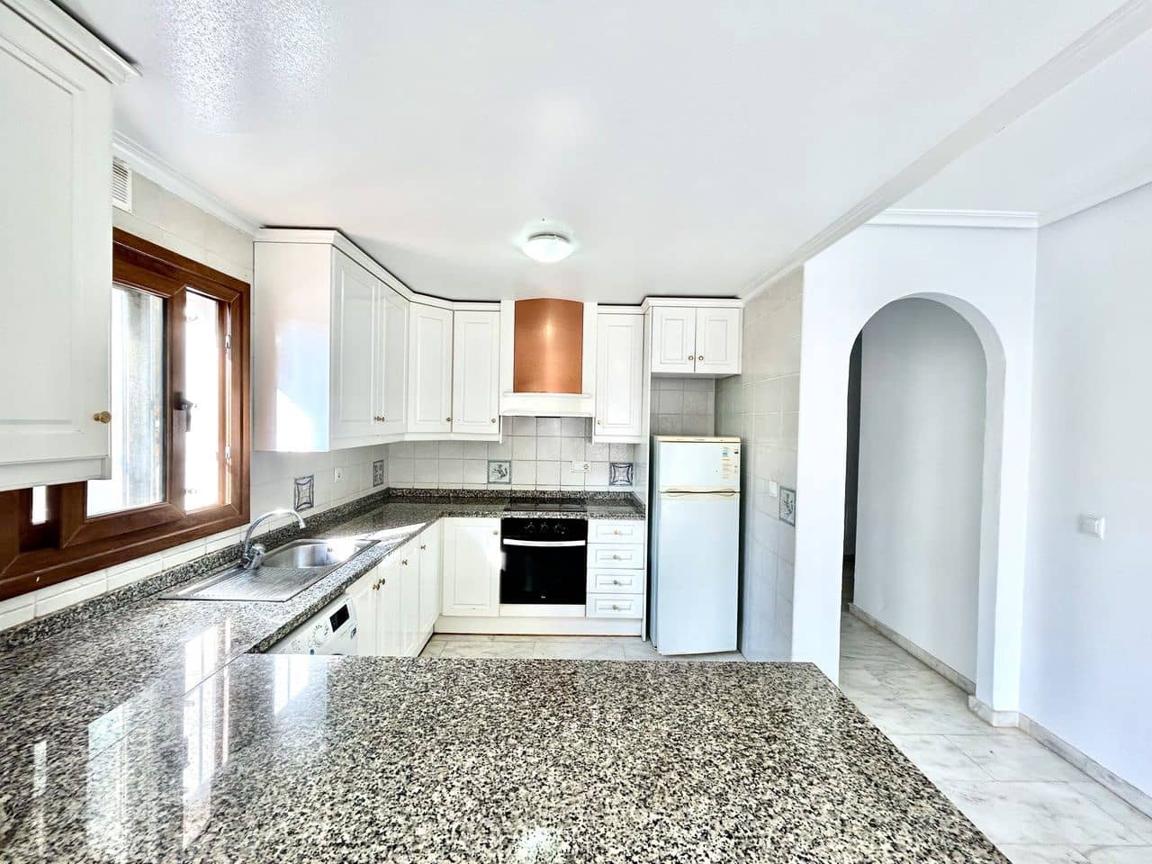 2 Zimmer Apartment zu verkaufen in Villamartin mit Garage - 165.000 € (Ref: 9797283)