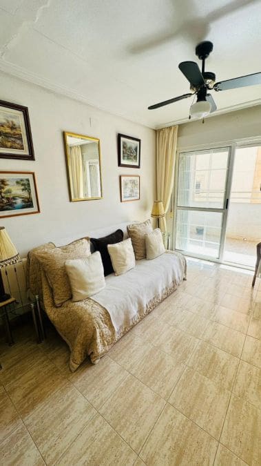 2 sypialnia Apartament na sprzedaż w Torrevieja - 129 000 € (Ref: 9799435)