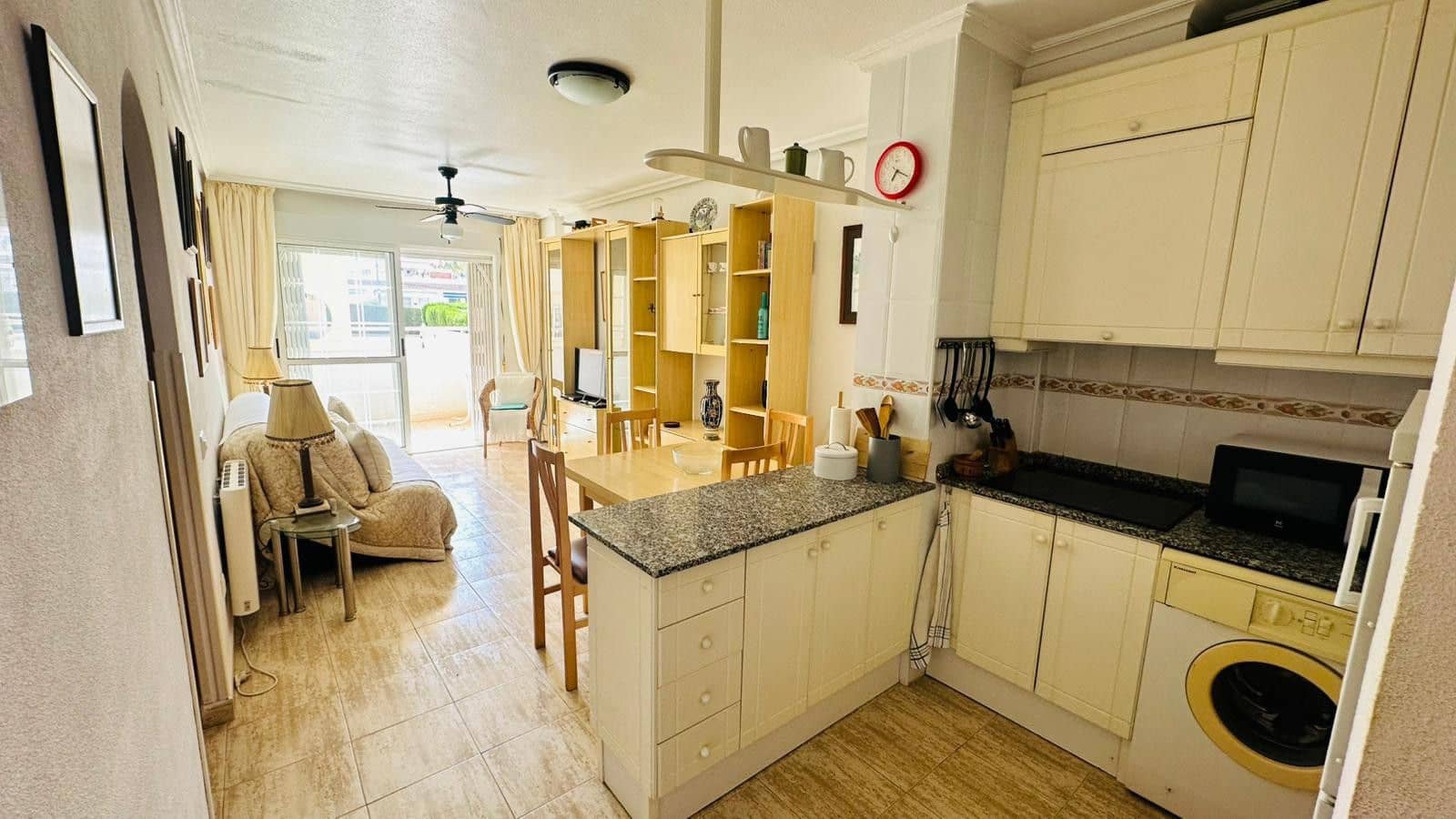 2 sypialnia Apartament na sprzedaż w Torrevieja - 129 000 € (Ref: 9799435)