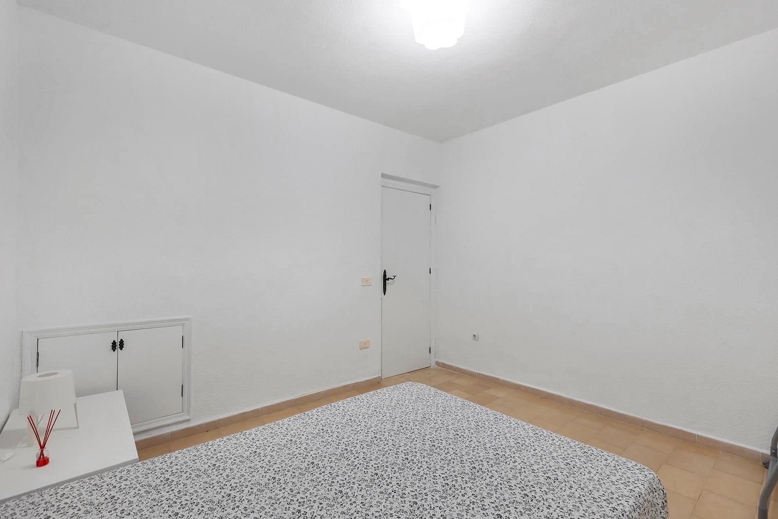 6 soveværelse Byhus til salg i Torrevieja med swimmingpool - € 179.000 (Ref: 9799446)