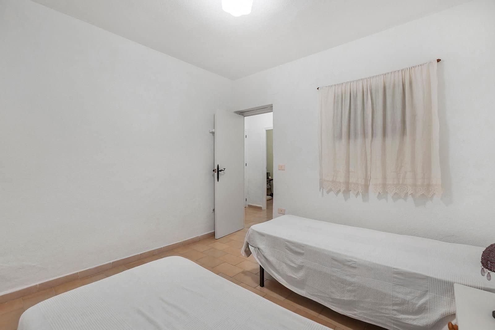 6 soveværelse Byhus til salg i Torrevieja med swimmingpool - € 179.000 (Ref: 9799446)