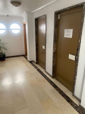 1 makuuhuone Kattohuoneisto myytävänä paikassa Centro, Torrevieja - 199 500 € (Ref: 9800654)