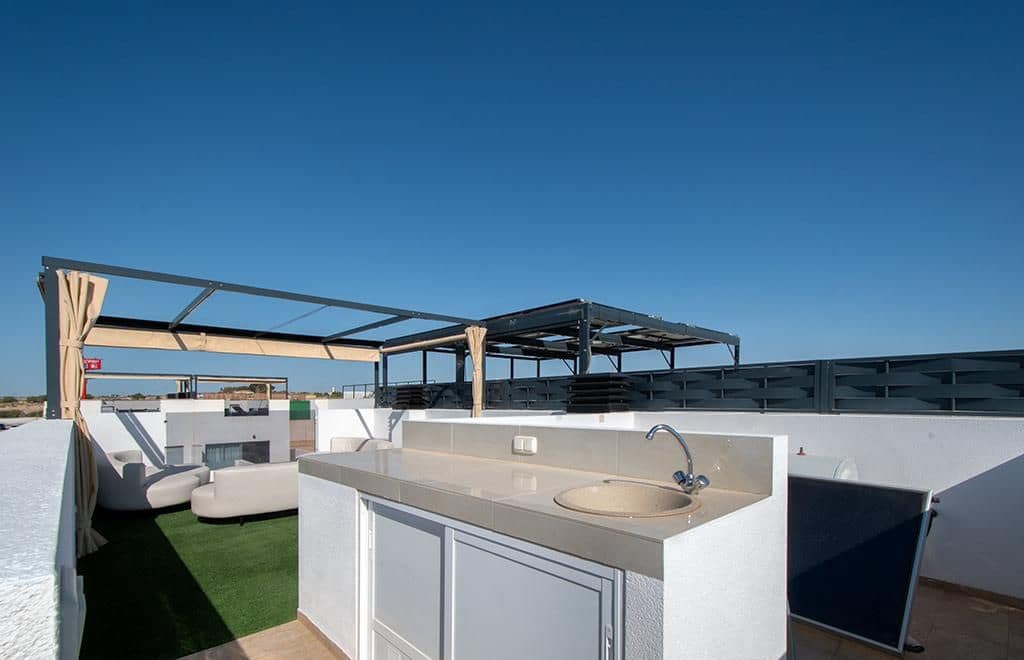 Casa de 3 habitaciones en Almoradí en venta con piscina - 415.000 € (Ref: 9800658)