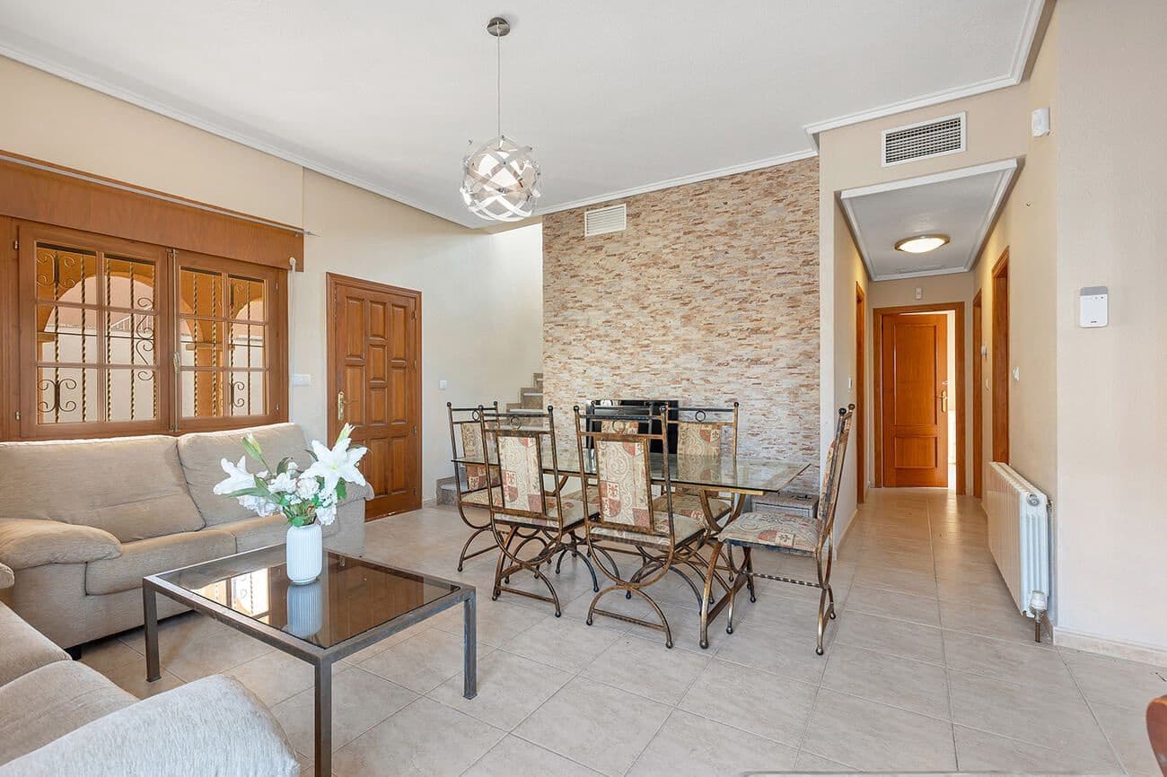 4 bedroom Villa for sale in Almoradi with pool - € 385,000 (Ref: 9804510)