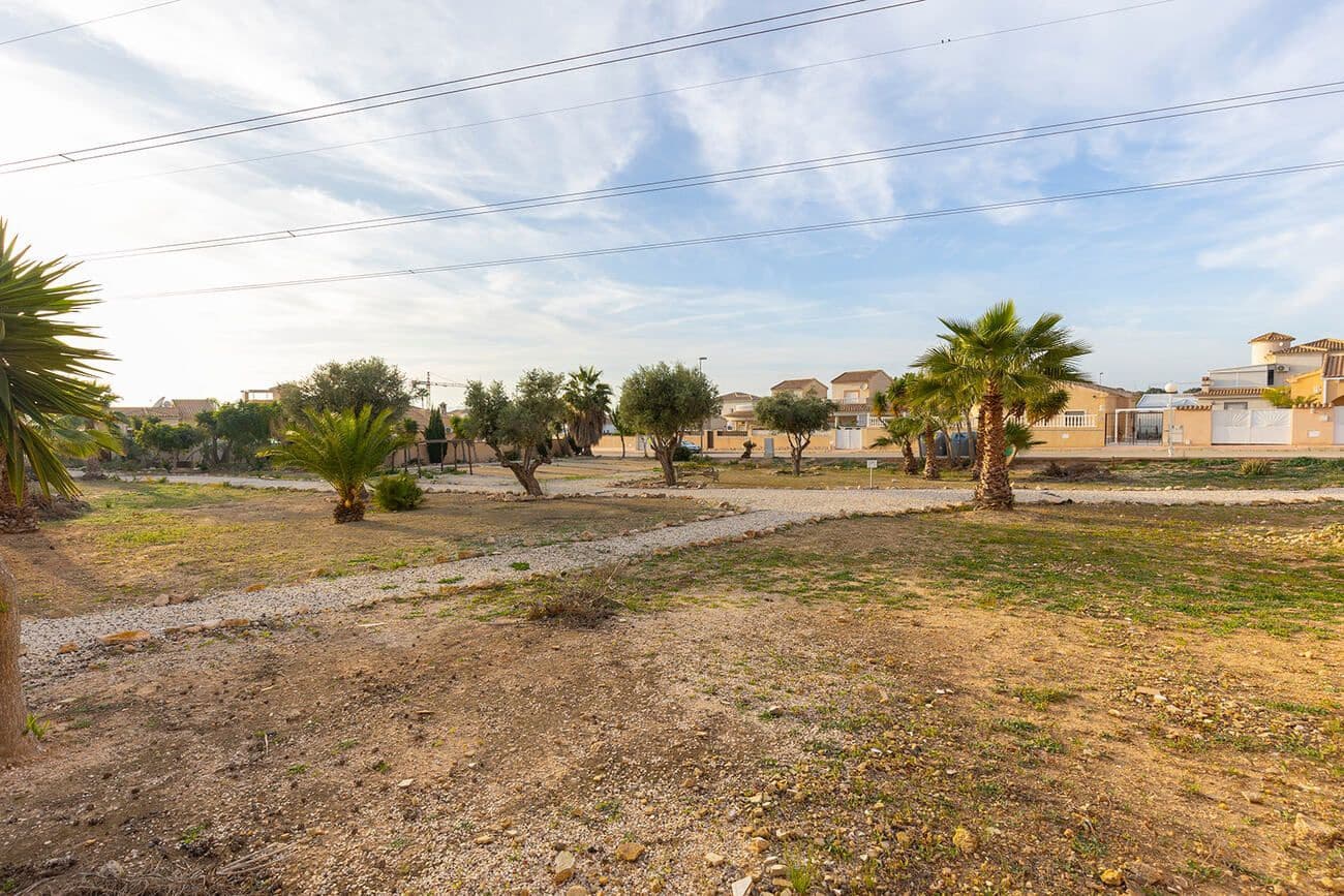 4 bedroom Villa for sale in Almoradi with pool - € 385,000 (Ref: 9804510)