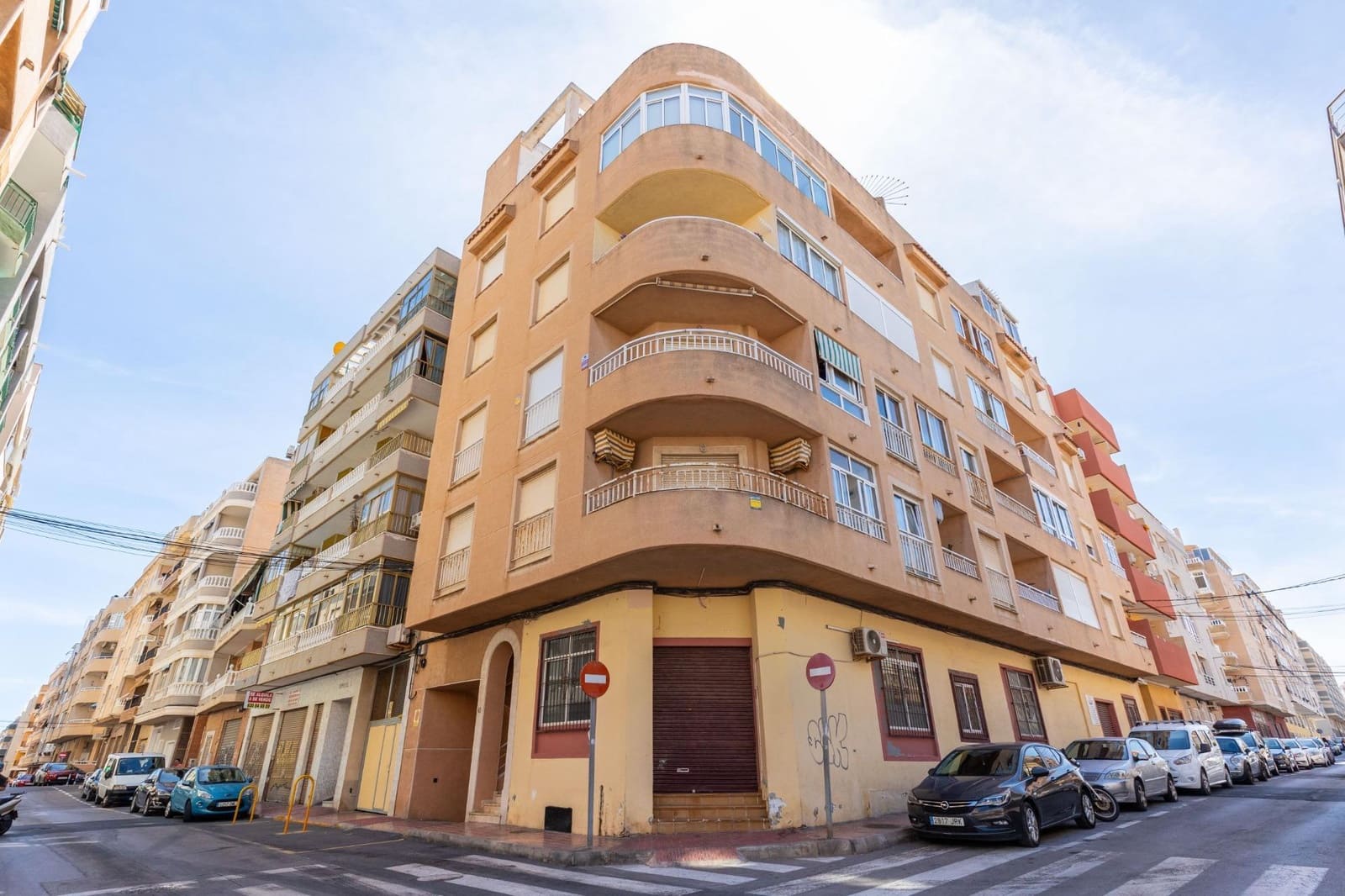3 sovrum Takvåning till salu i Torrevieja med garage - 181 000 € (Ref: 9804515)