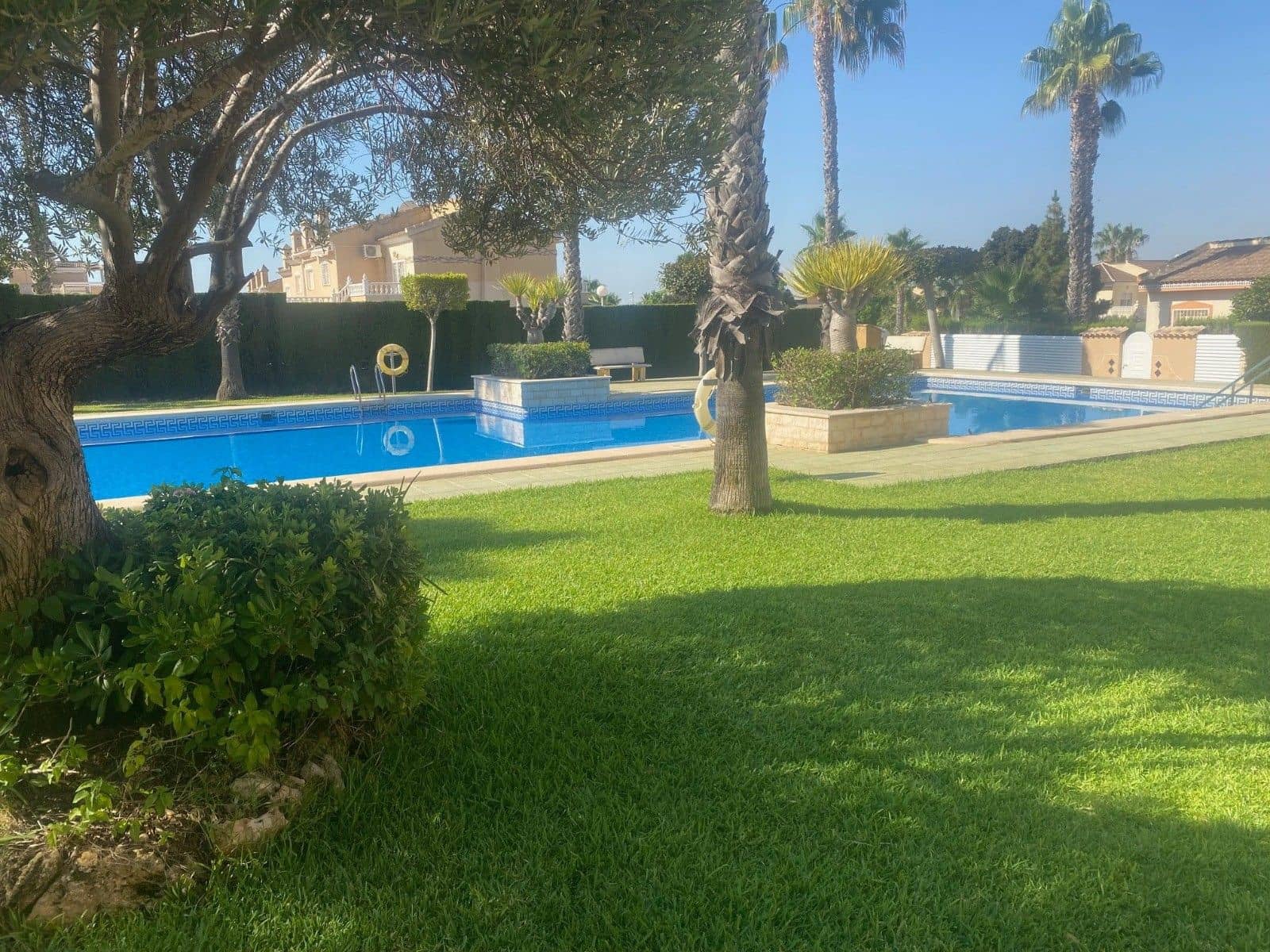 Chalet de 2 habitaciones en Almoradí en venta - 198.000 € (Ref: 9808162)