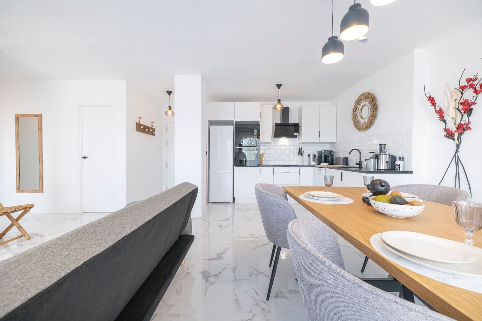 2 slaapkamer Flat te koop in Punta Prima - € 245.000 (Ref: 9812389)