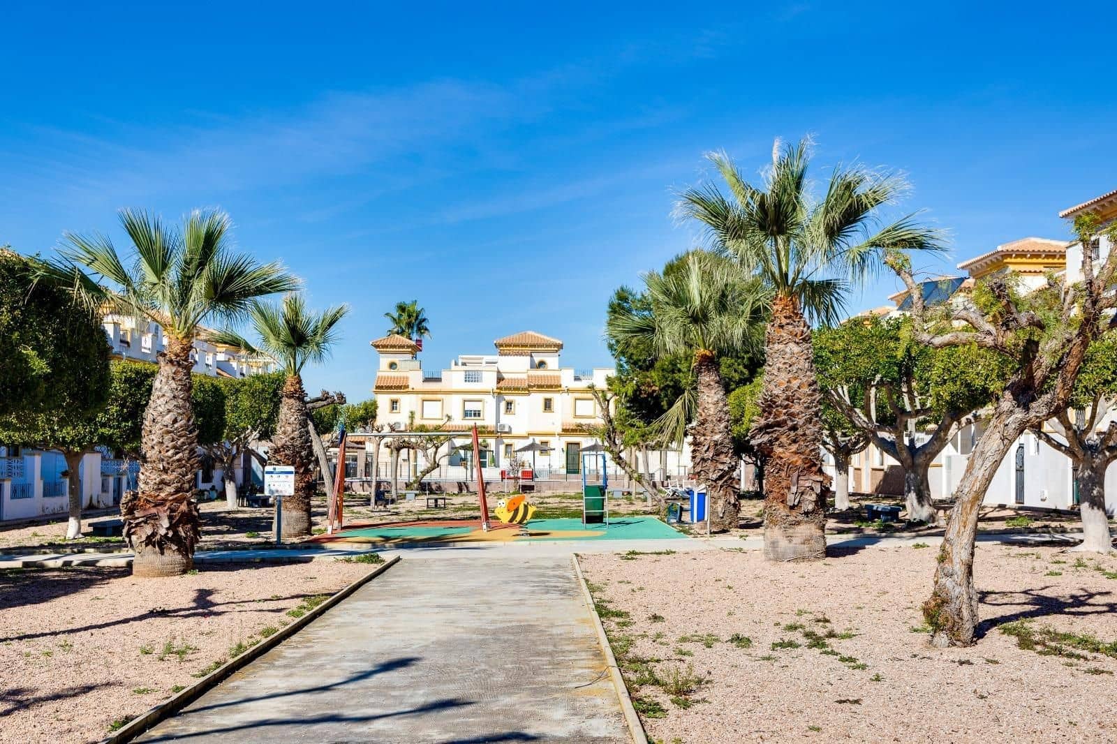 3 camera da letto Villetta a Schiera in vendita in Torrevieja con piscina - 237.000 € (Rif: 9812395)