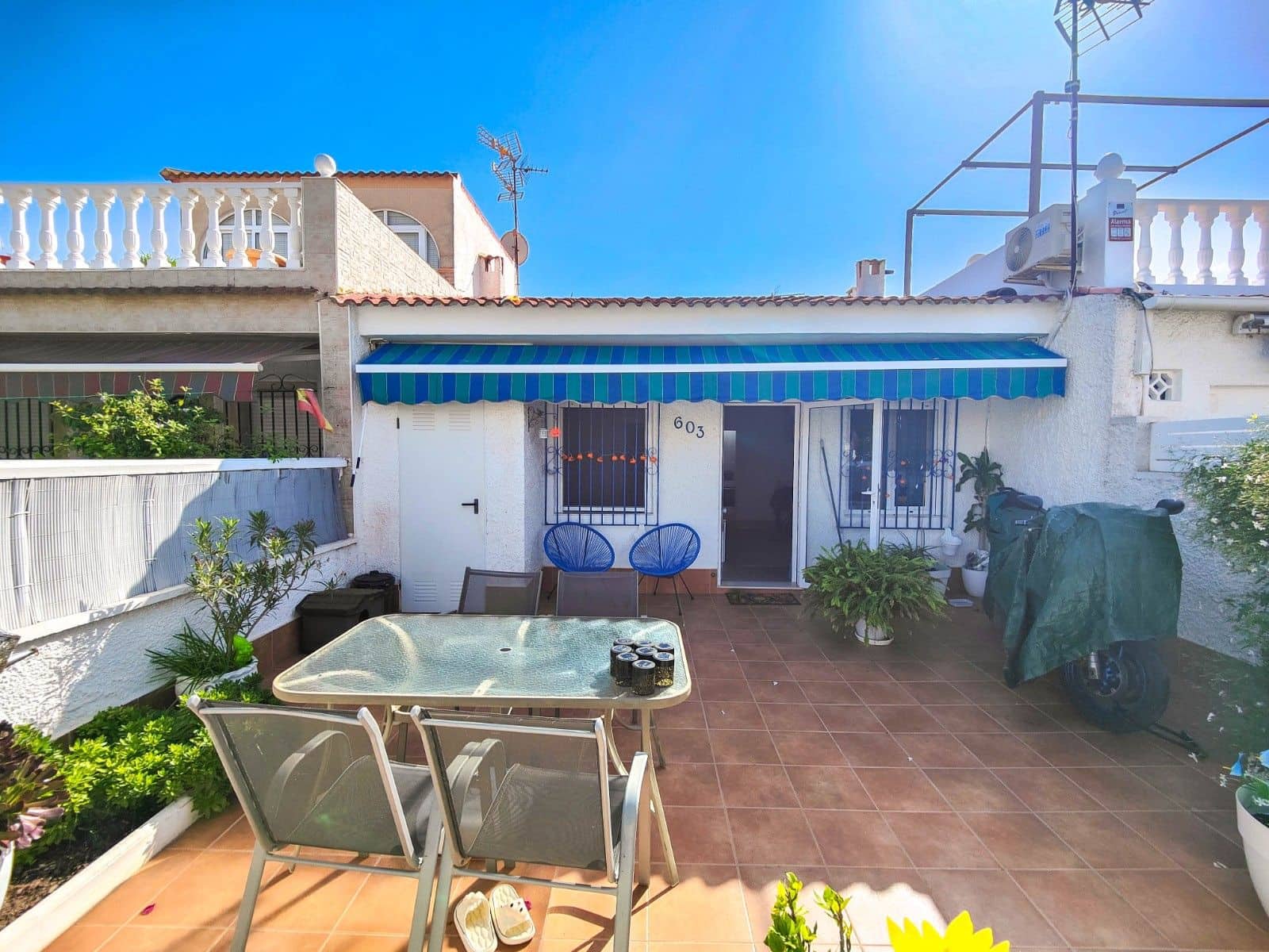2 slaapkamer Bungalow te koop in Torrevieja - € 129.900 (Ref: 9812407)