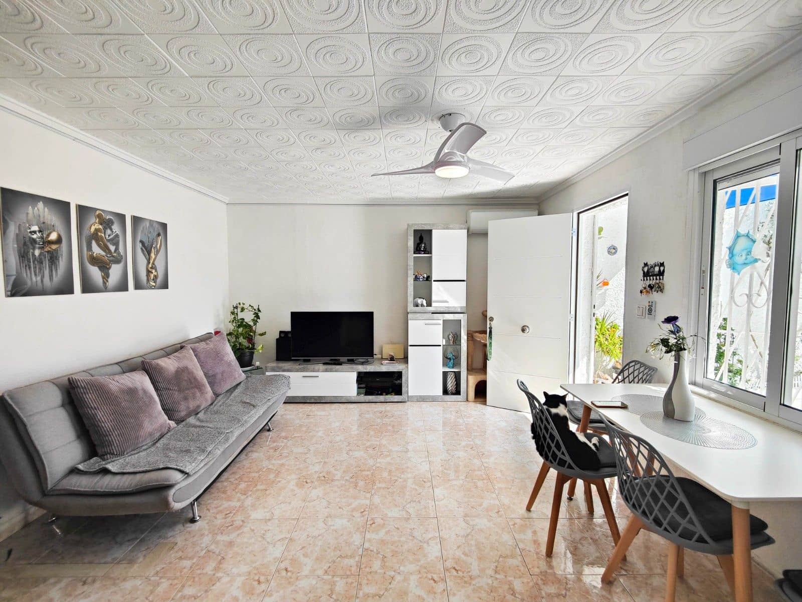 2 slaapkamer Bungalow te koop in Torrevieja - € 129.900 (Ref: 9812408)