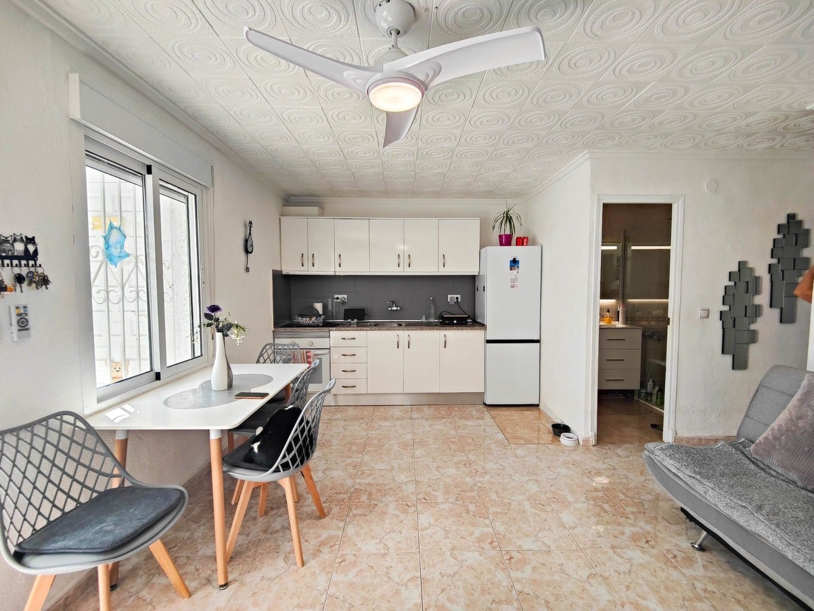 2 slaapkamer Bungalow te koop in Torrevieja - € 129.900 (Ref: 9812408)