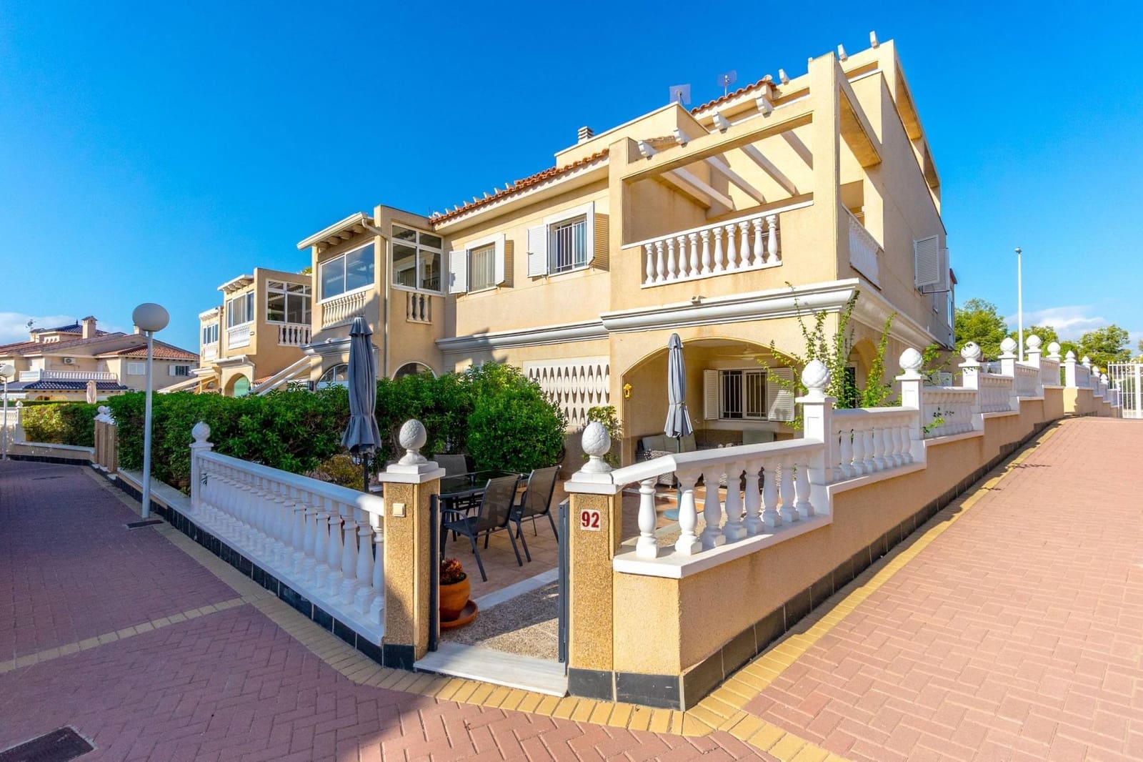 2 slaapkamer Appartement te koop in Orihuela Costa met zwembad - € 251.900 (Ref: 9813358)