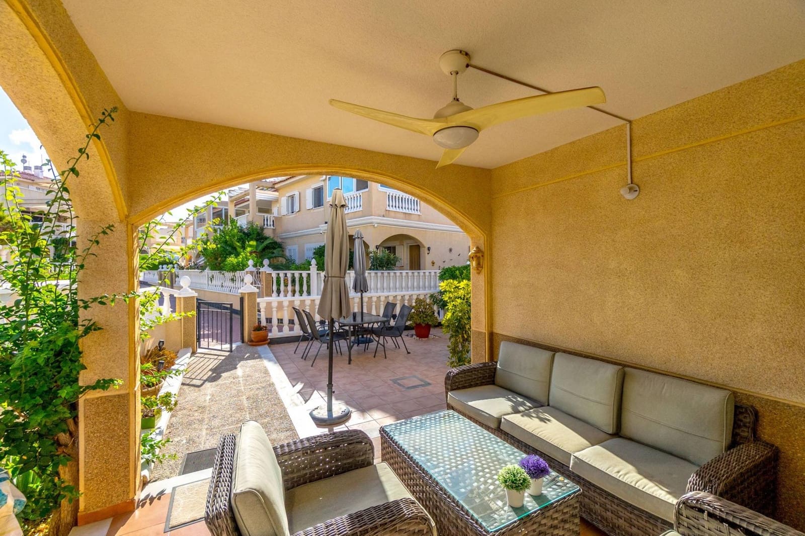 2 slaapkamer Appartement te koop in Orihuela Costa met zwembad - € 251.900 (Ref: 9813358)