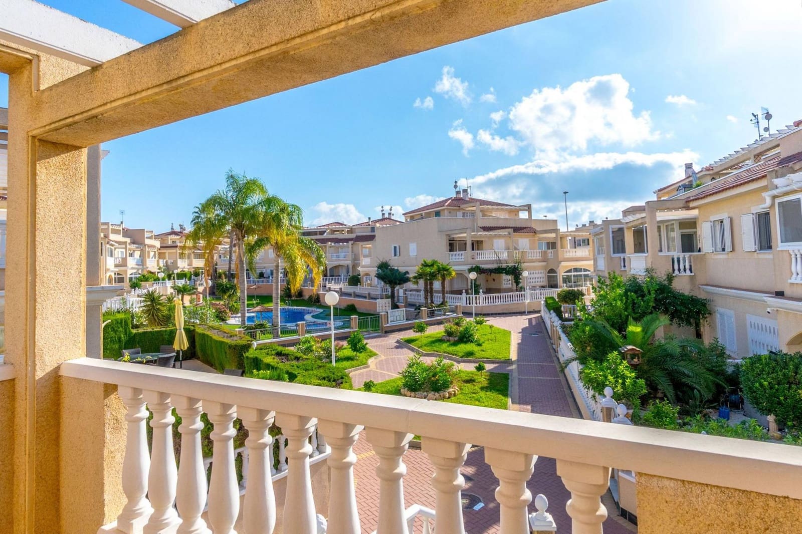 2 slaapkamer Appartement te koop in Orihuela Costa met zwembad - € 251.900 (Ref: 9813358)