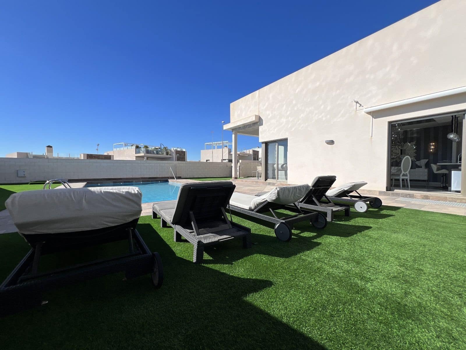 5 chambre Villa/Maison à vendre à Orihuela Costa avec piscine - 675 000 € (Ref: 9813359)