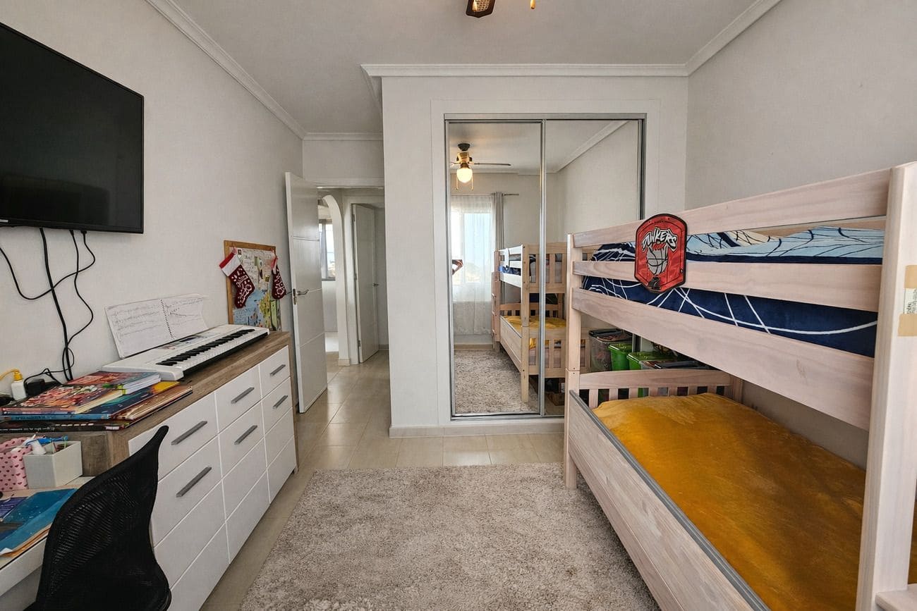 Apartamento de 2 habitaciones en Orihuela Costa en venta - 126.000 € (Ref: 9813367)