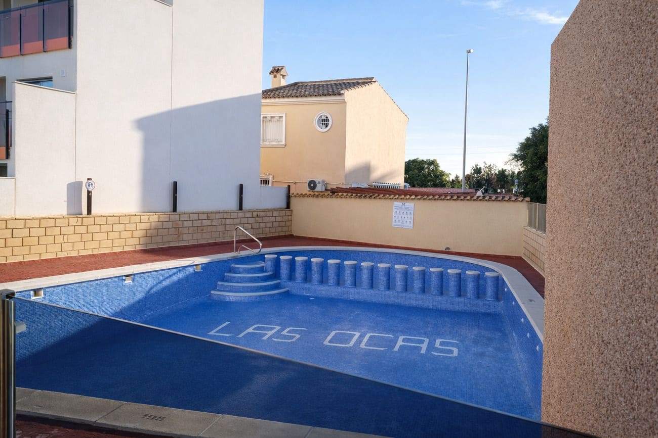 Apartamento de 2 habitaciones en Orihuela Costa en venta - 126.000 € (Ref: 9813367)