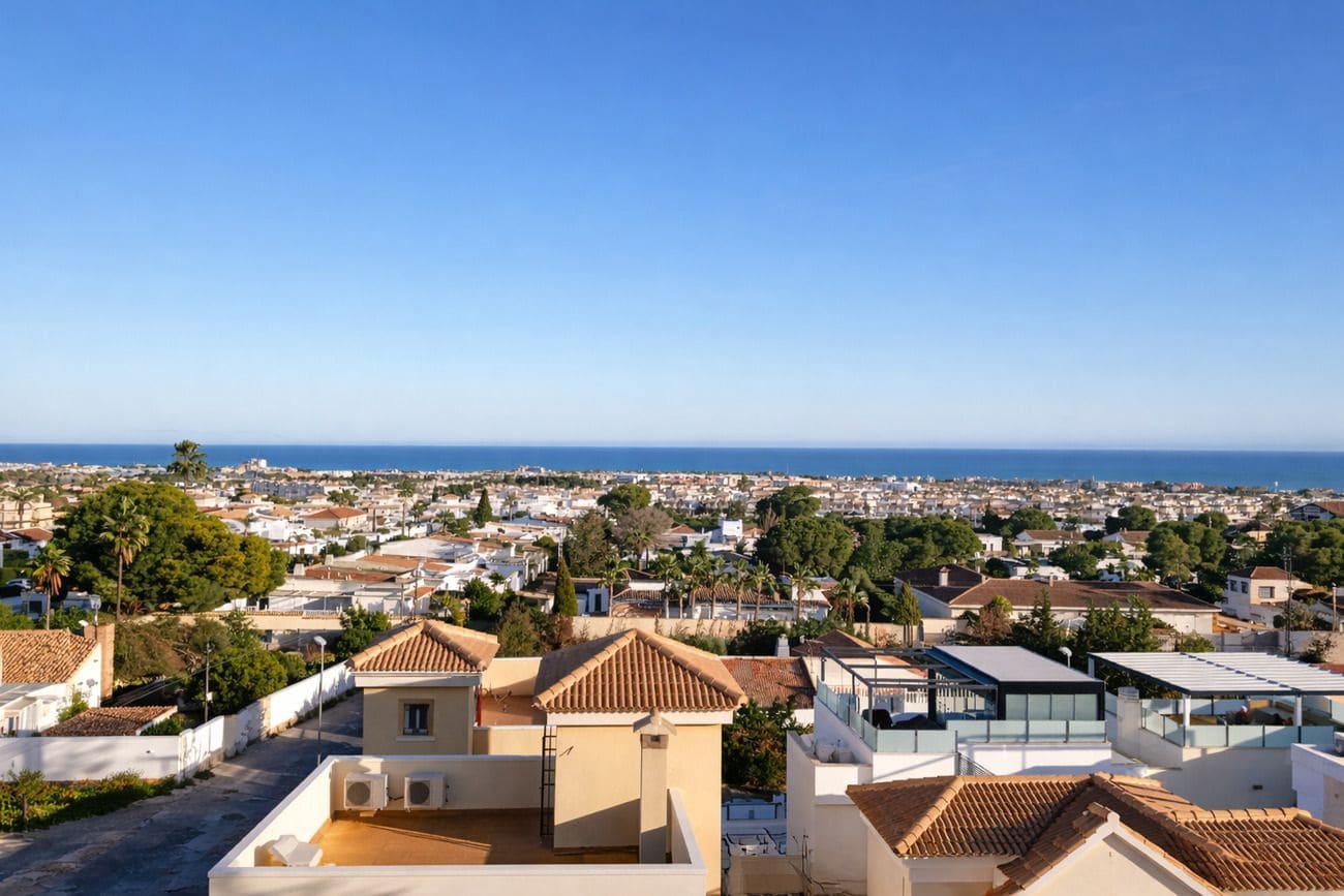 Apartamento de 2 habitaciones en Orihuela Costa en venta - 126.000 € (Ref: 9813367)