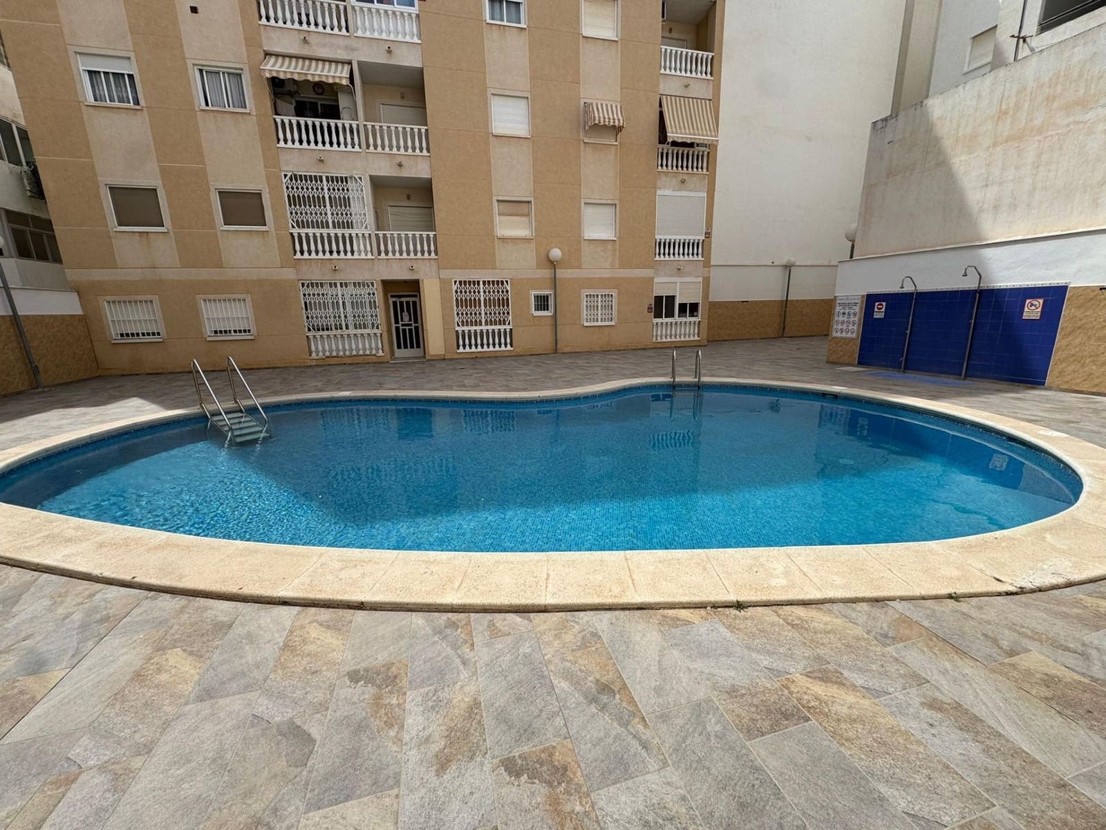 3 quarto Penthouse para venda em Torrevieja com piscina - 175 000 € (Ref: 9813856)