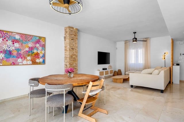 4 chambre Villa/Maison Mitoyenne à vendre à Alicante Golf, Alicante ville avec piscine garage - 669 000 € (Ref: 9816020)