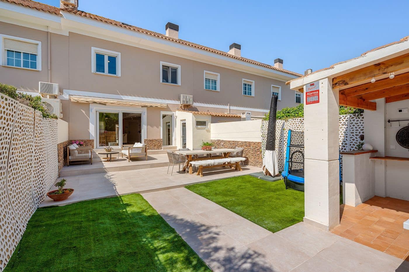 4 chambre Villa/Maison Mitoyenne à vendre à Alicante ville avec piscine garage - 669 000 € (Ref: 9816020)