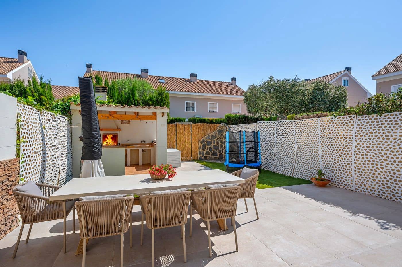 4 chambre Villa/Maison Mitoyenne à vendre à Alicante ville - 669 000 € (Ref: 9816021)