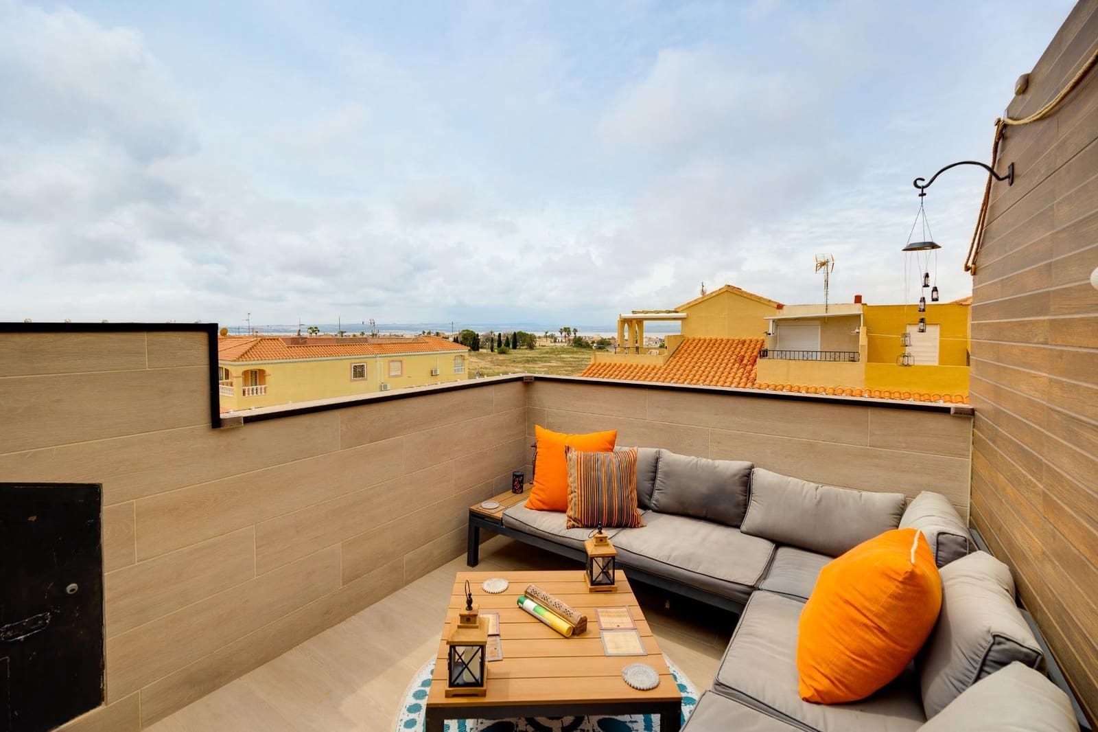 2 slaapkamer Bungalow te koop in Torrevieja met zwembad - € 124.999 (Ref: 9818399)