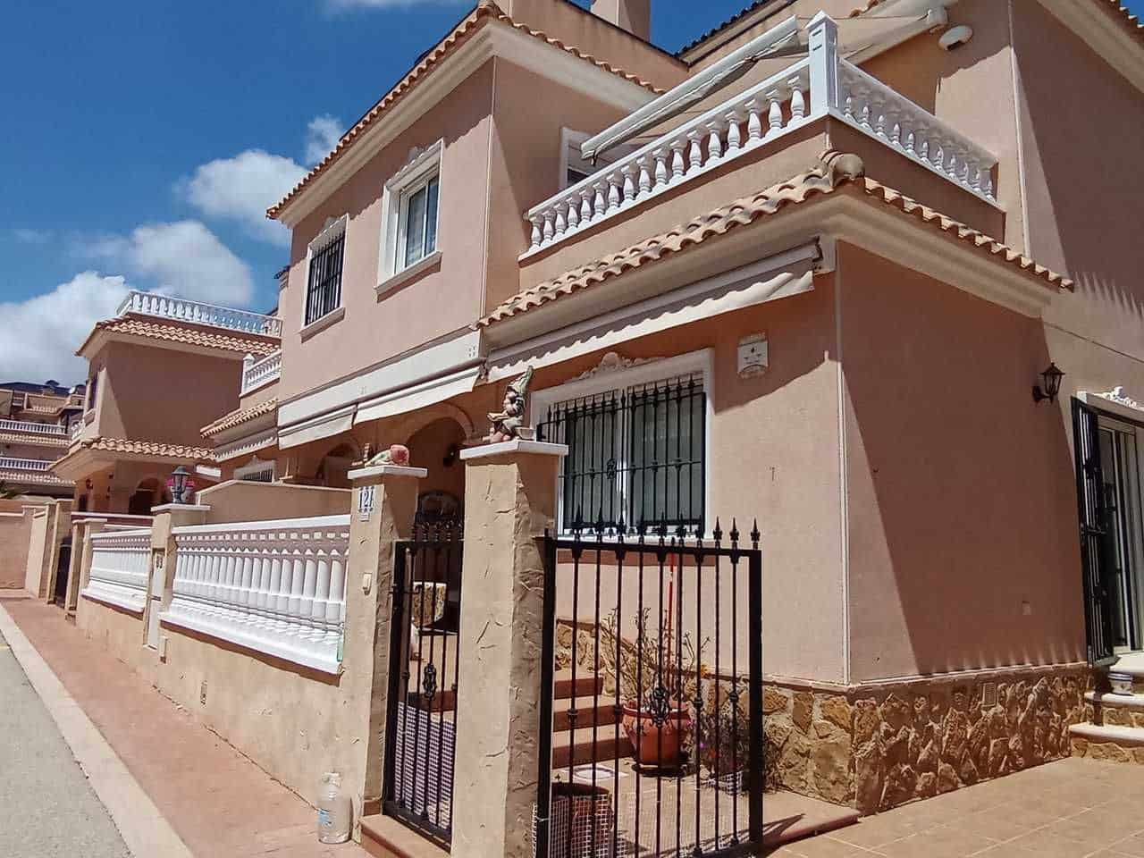 3 bedroom Townhouse for sale in Los Dolses - € 269,000 (Ref: 9818402)