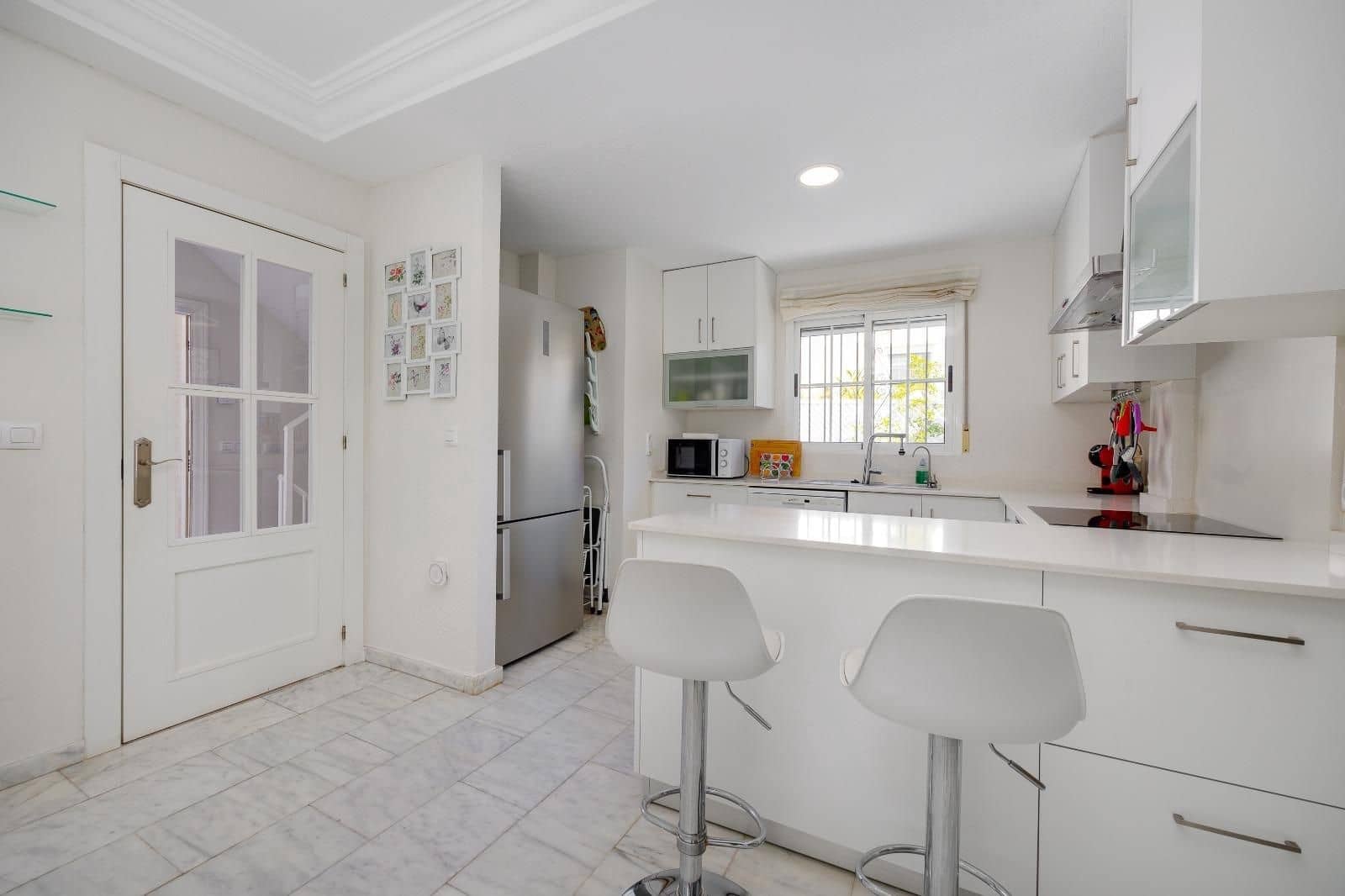 4 chambre Villa/Maison à vendre à Filipinas avec piscine - 436 000 € (Ref: 9818403)