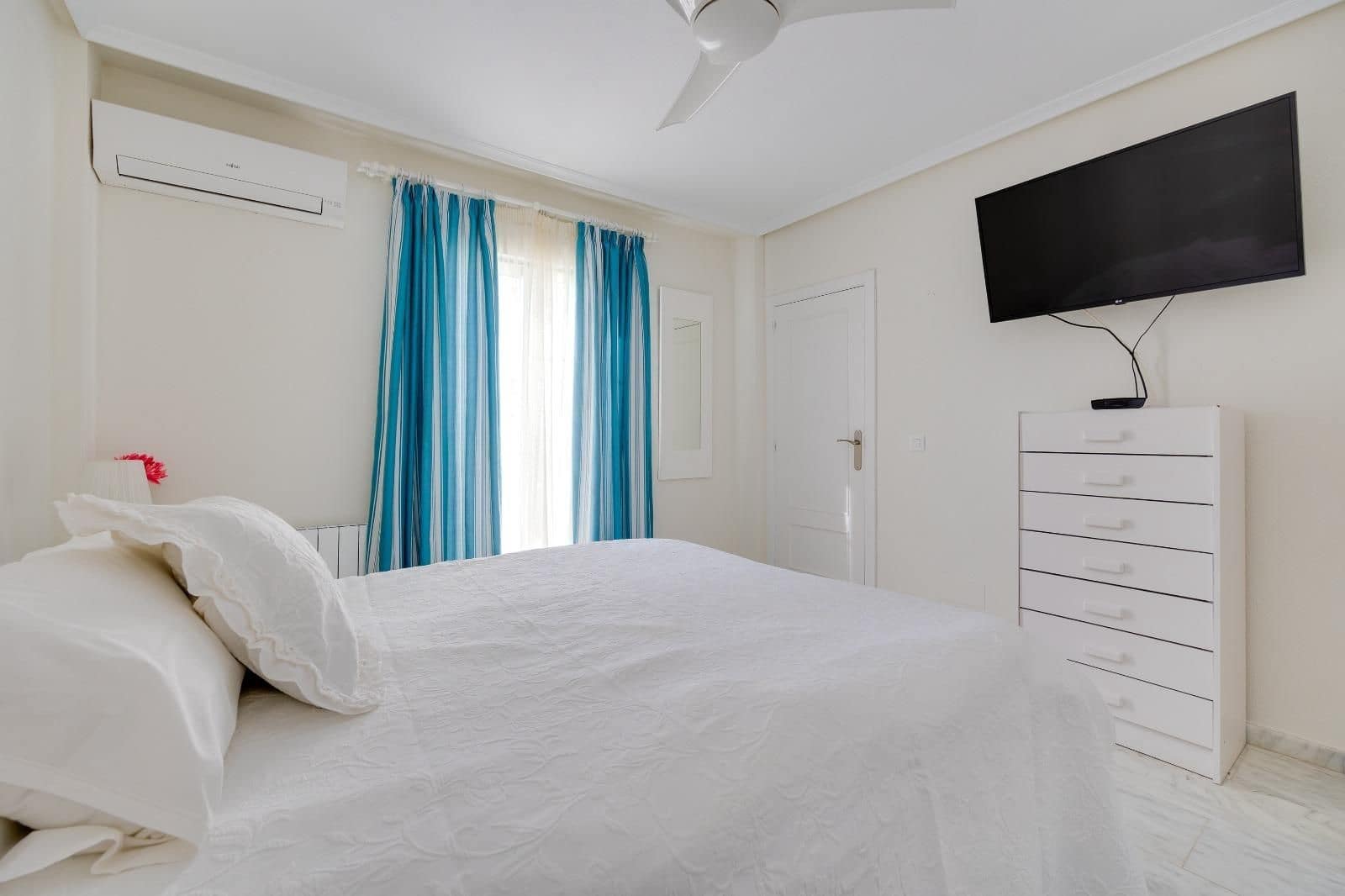 4 chambre Villa/Maison à vendre à Filipinas avec piscine - 436 000 € (Ref: 9818403)