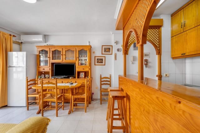 Apartamento de 1 habitación en Los Europeos, Torrevieja en venta con piscina garaje - 169.900 € (Ref: 9820662)
