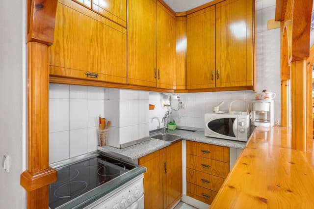 Apartamento de 1 habitación en Los Europeos, Torrevieja en venta con piscina garaje - 169.900 € (Ref: 9820662)